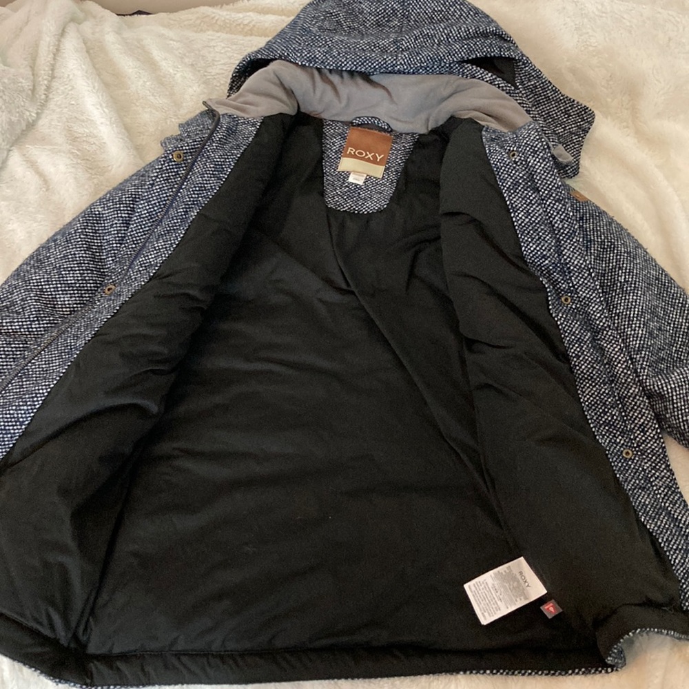 Never used Roxy jacket. - Picture 6 of 7